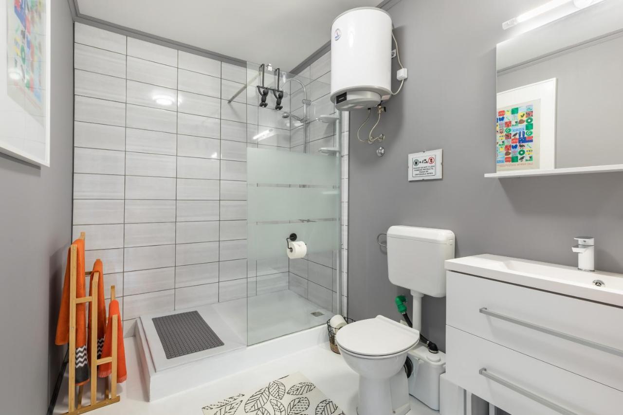 Waterview Apartments - Koru Apartment And Pool ミミツェ エクステリア 写真
